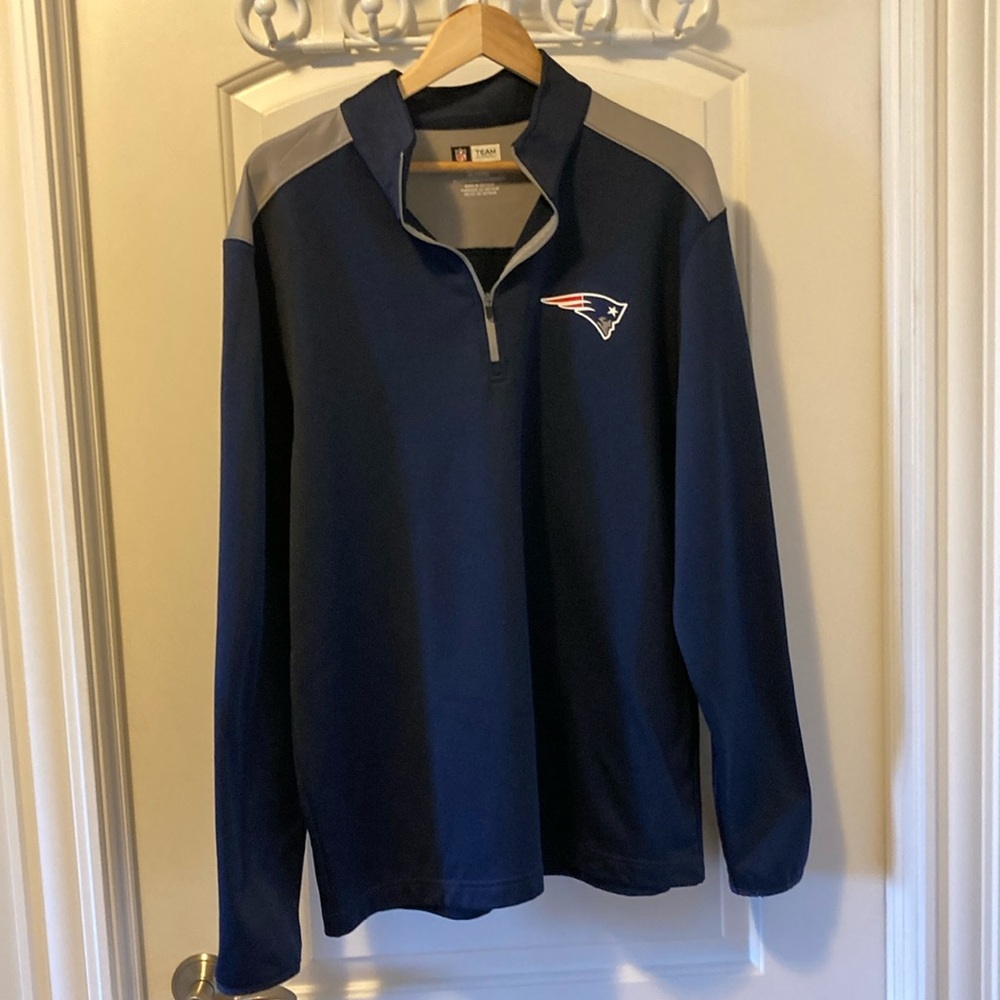 NFL Team Apparel Men's New England Patriots1/4 zip Pullover Size Extra Large